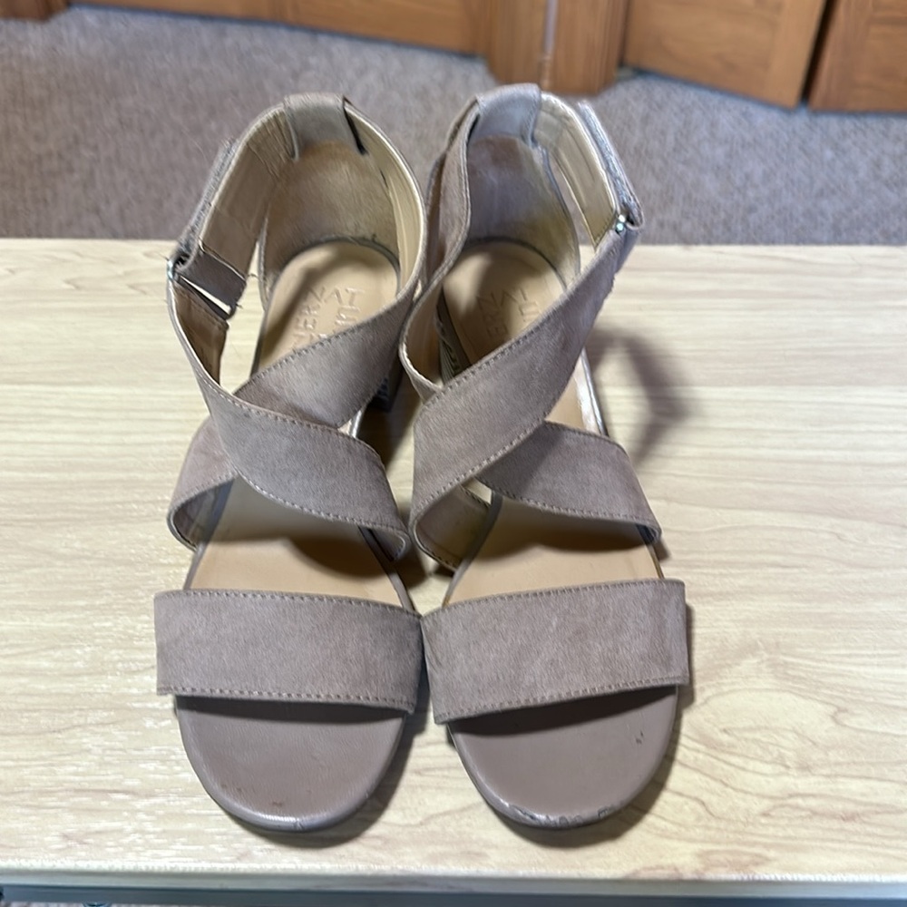 Naturalizer Sandals - Picture 6 of 7
